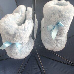 D22  New - Soft Moc - Blue Fuzzy Slippers -